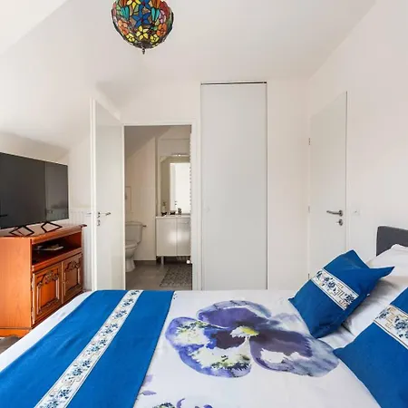 Le Petit Roof Apartment