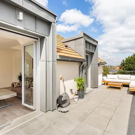 Le Petit Roof Apartment